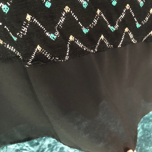 CATO Black Patterned Top- Size Large - Picture 4 of 4